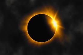 The Solar Eclipse Takes Place While The Moon Is Visible? - Watch